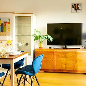 https://przytulny-komfortowy-apartament-z-garazem.warsawhotelspoland.com