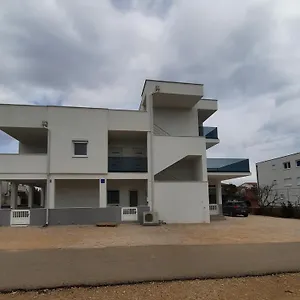 https://apartments-matkovic-vir.hotelinzadar.com